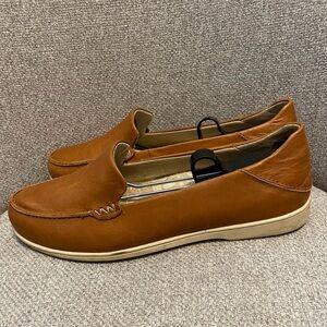 OLUKAI -Kiele slip on leather loafers, size 8.5